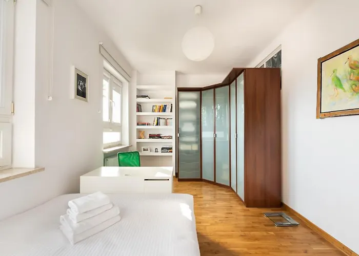 Plac Wilsona 2-Bedroom Apartment